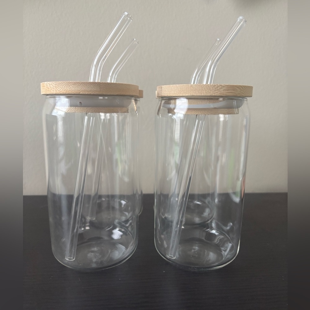 Glass Drinking Cups with Bamboo Lids and Straws